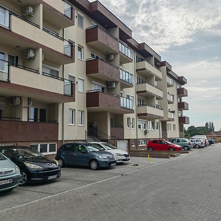 Road Warriors Apartment Subotica Extérieur photo
